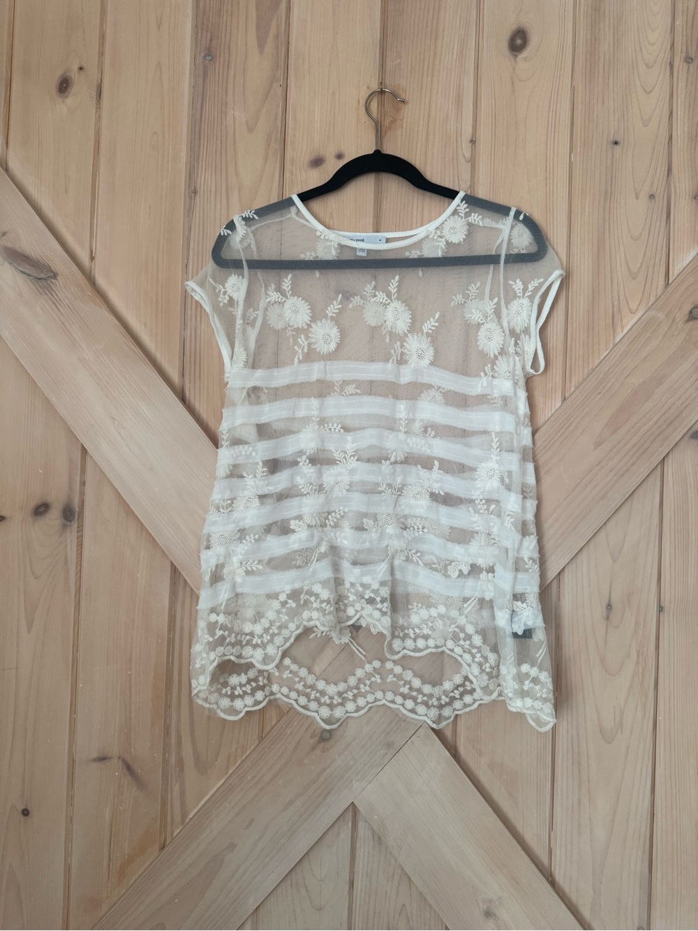 Bishop + Young Ivory Floral Embroidered Sheer Lace Top | Size Medium